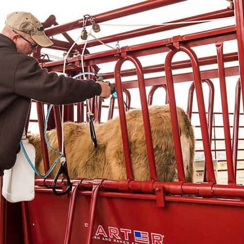 Tarter Tarter CattleMaster Series 3 Standard Squeeze Chute with Automatic Headgate